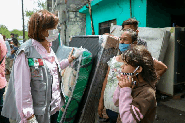 Llevan Cristina Díaz y Tomás Montoya apoyos a familias afectadas por Hanna