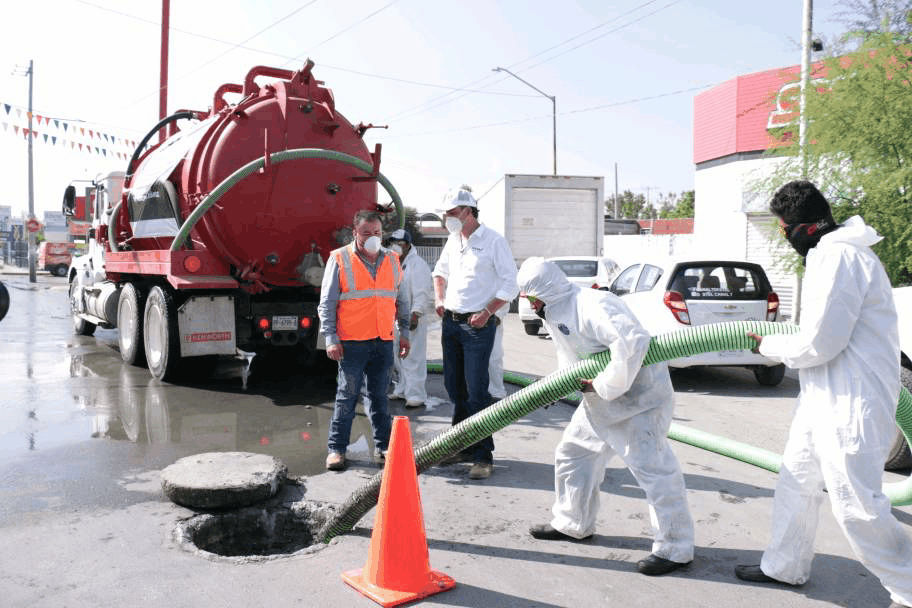 Realiza Juárez macro operativo de mantenimiento, limpieza y desazolve de drenajes sanitarios