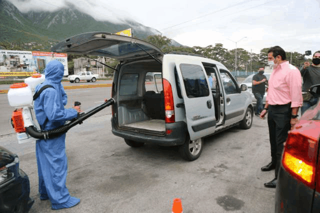 Inician Cienfuegos y Barrón campaña gratuita de “Sanitización de vehículos”