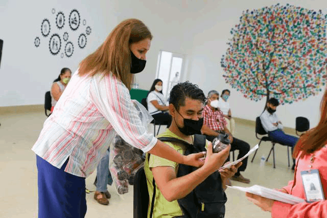 Ofrecen orientación legal en Guadalupe a personas con discapacidad auditiva