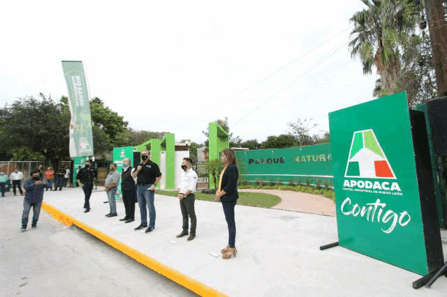 Entrega Apodaca renovación del parque “La Peñita”