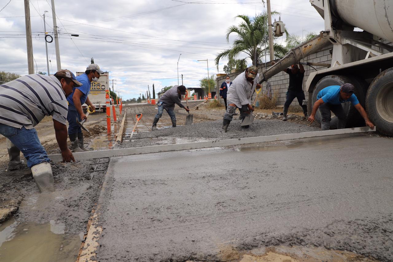 Continúa Allende reparando vialidades