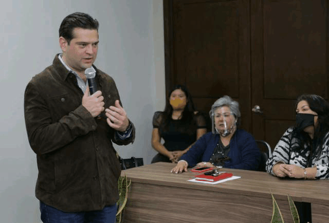 Se reúne Paco Cienfuegos con Mujeres líderes de Monterrey