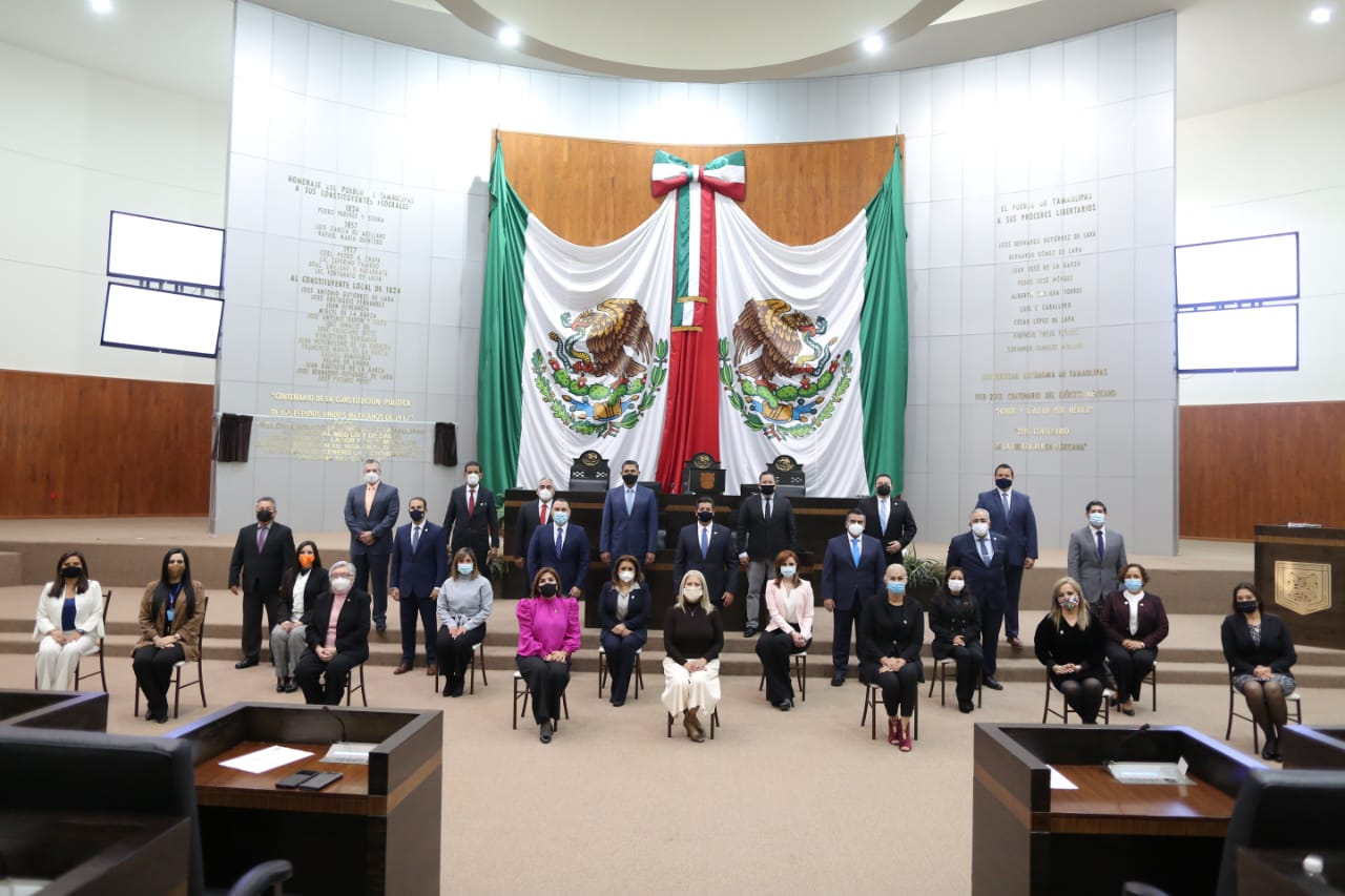 Francisco Cabeza de Vaca realiza homenaje a personal de salud y víctimas del Covid-19