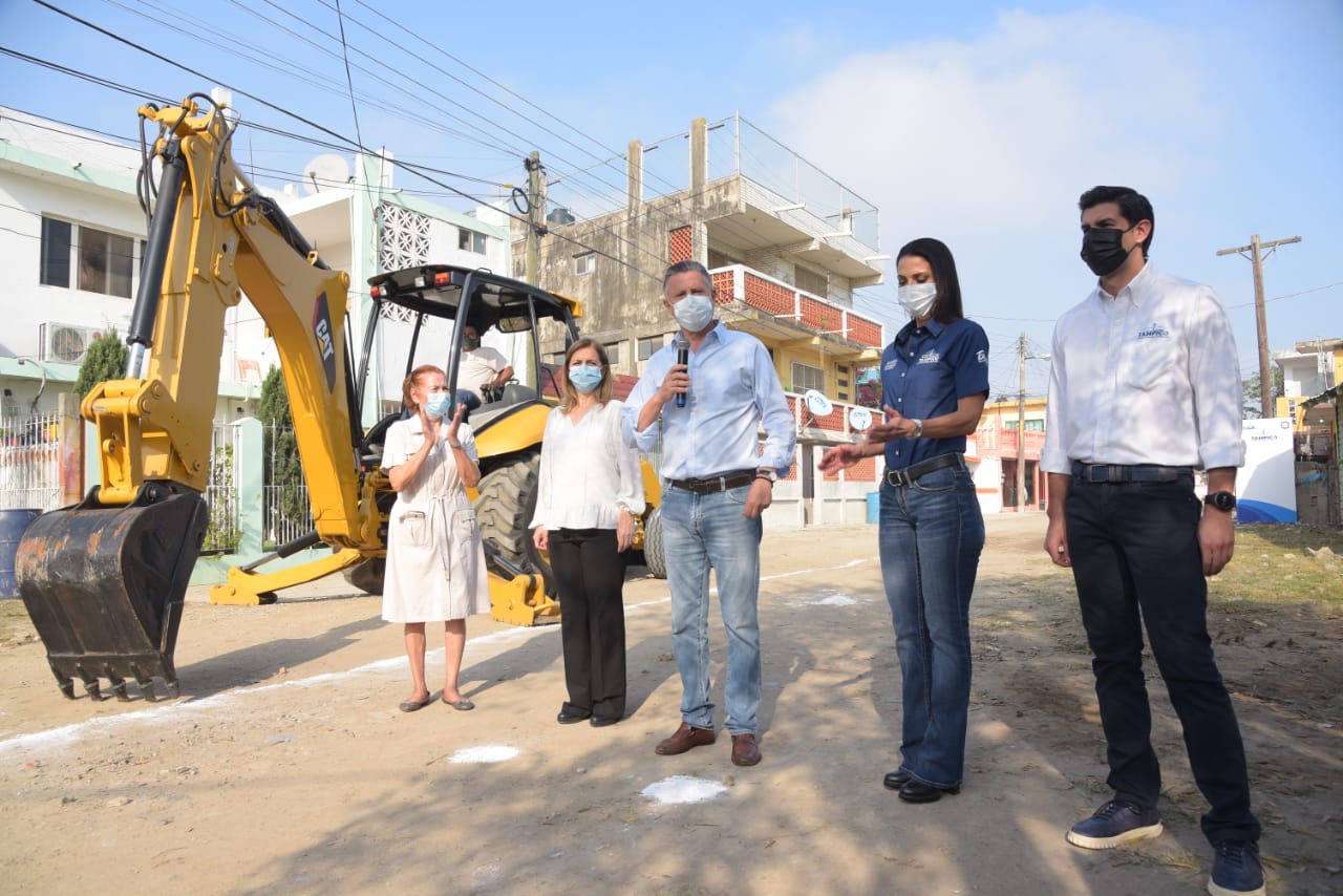 Inicia Chucho Nader Nueva Obra de Pavimentación en el Golfo