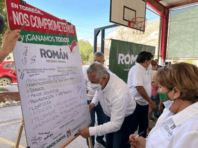 Román Cepeda recorre el poniente de la ciudad y se compromete a mejorar los servicios públicos