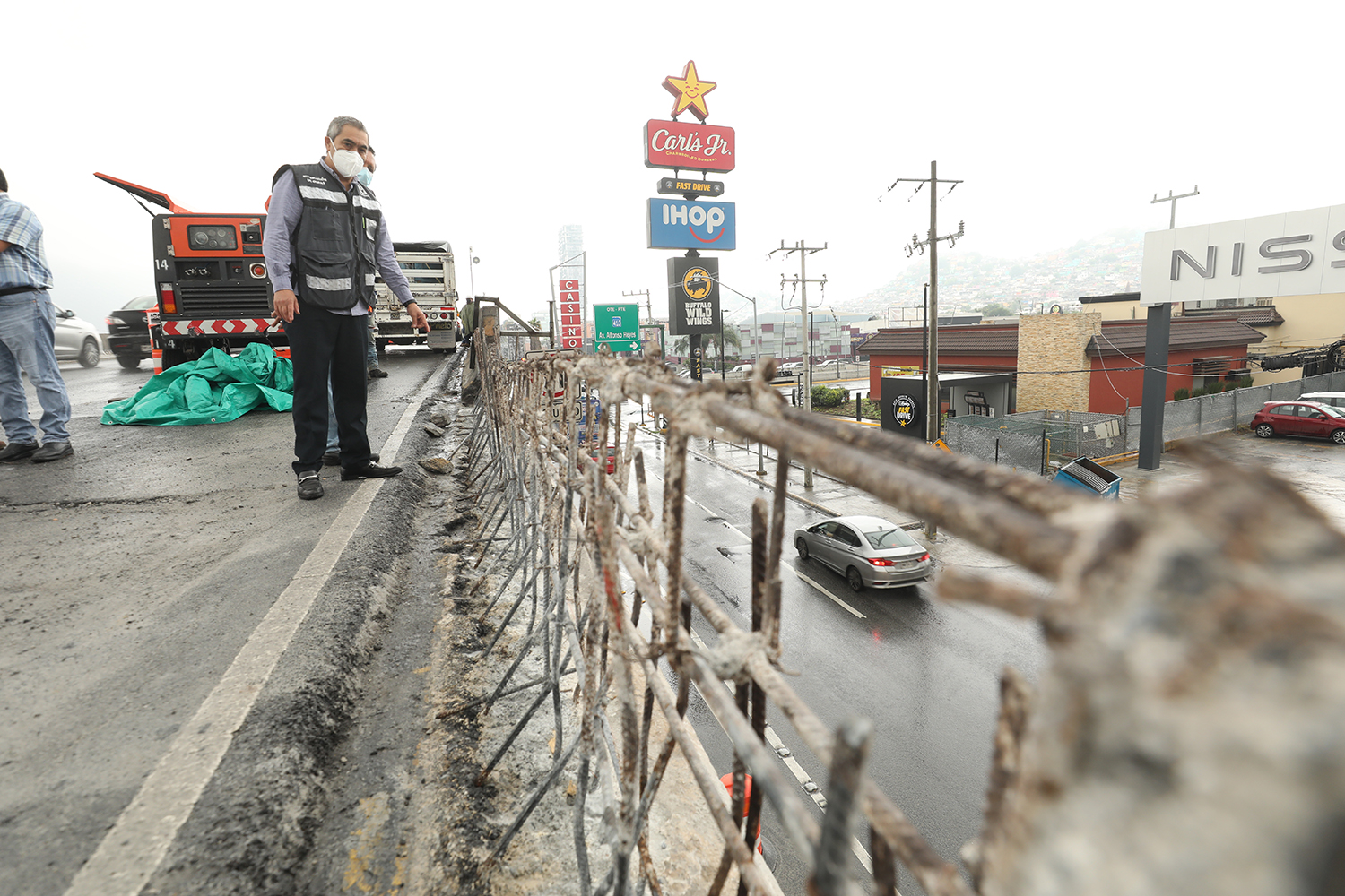Arranca reparación del puente vehicular en Garza Sada y Alfonso Reyes