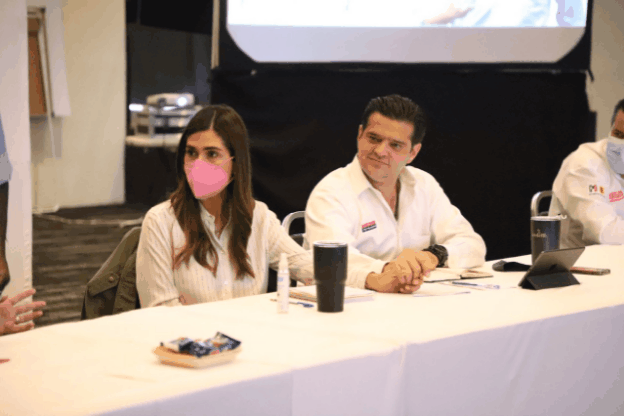 Pacta Paco Cienfuegos agenda por los niños y las familias de Monterrey