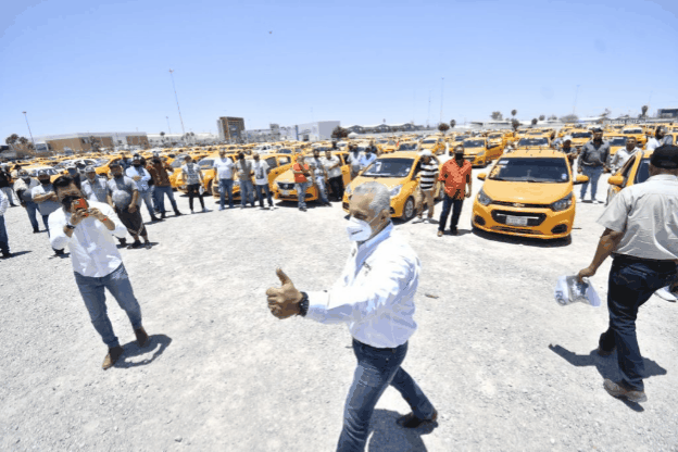 Roman Alberto Cepeda se reúne con taxistas, transportistas y materialistas de Torreón