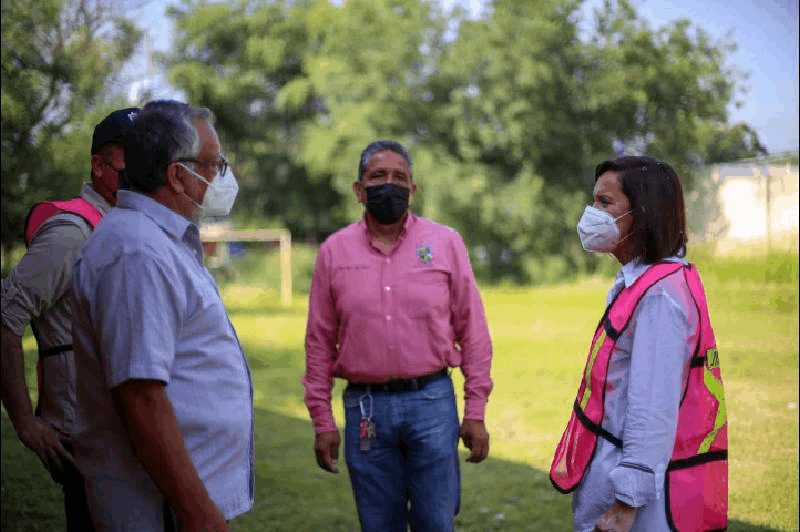 Reactiva Cristina Díaz deshierbe de escuelas en Guadalupe