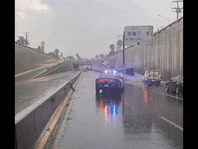 Aplica Monterrey cierres viales ante copiosas lluvias