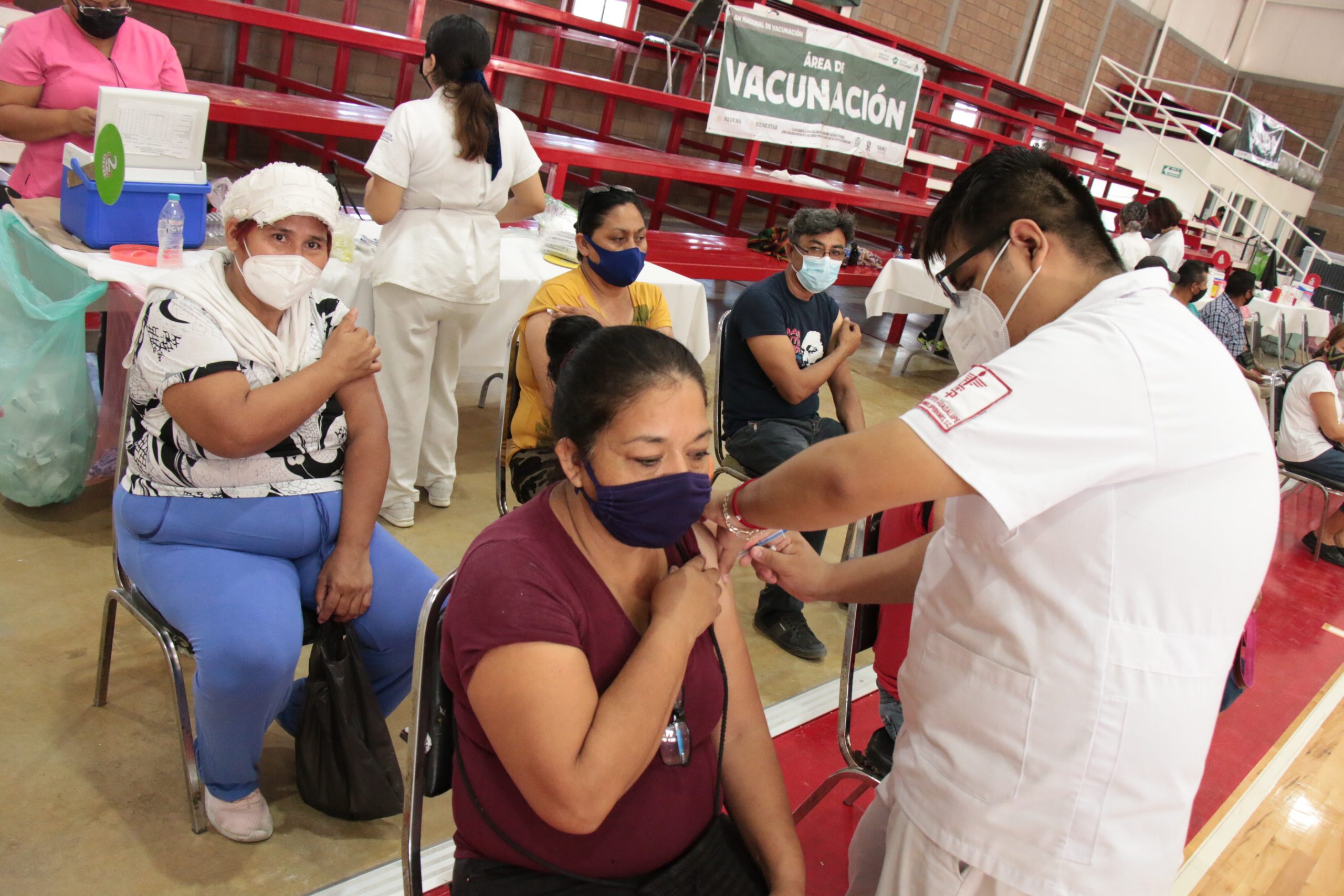 Despliega Juárez más de 400 empleados municipales en apoyo para aplicación de segunda dosis contra COVID-19