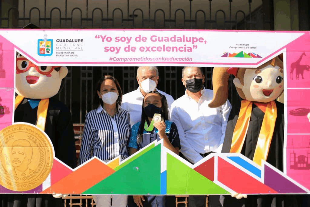 Reconoce Cristina Díaz a alumnos de “10” en Guadalupe