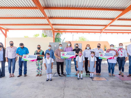 Continua Mariana Gómez visitando escuelas rurales para hacer entrega de dotaciones alimentarias e inaugurando desayunadores escolares