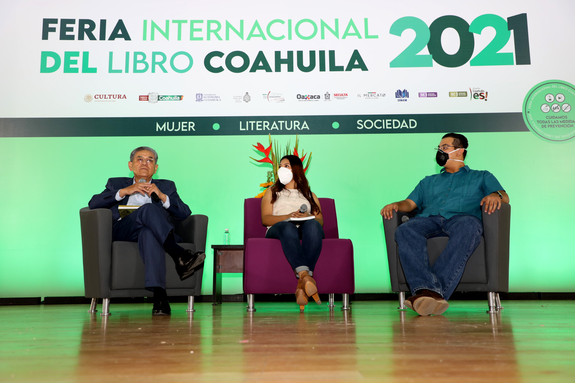 Presenta Rector de la UAdeC su Libro “Sendereando en Coahuila. Caminar para Conocer su Biodiversidad” en la FILC 2021