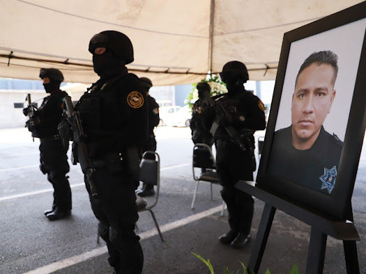 Realizan guardia de honor a elemento en García