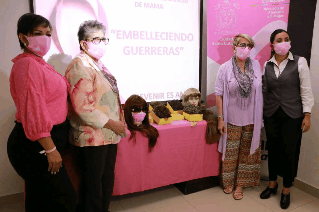 Ofrece Santa Catarina pelucas a mujeres con cáncer