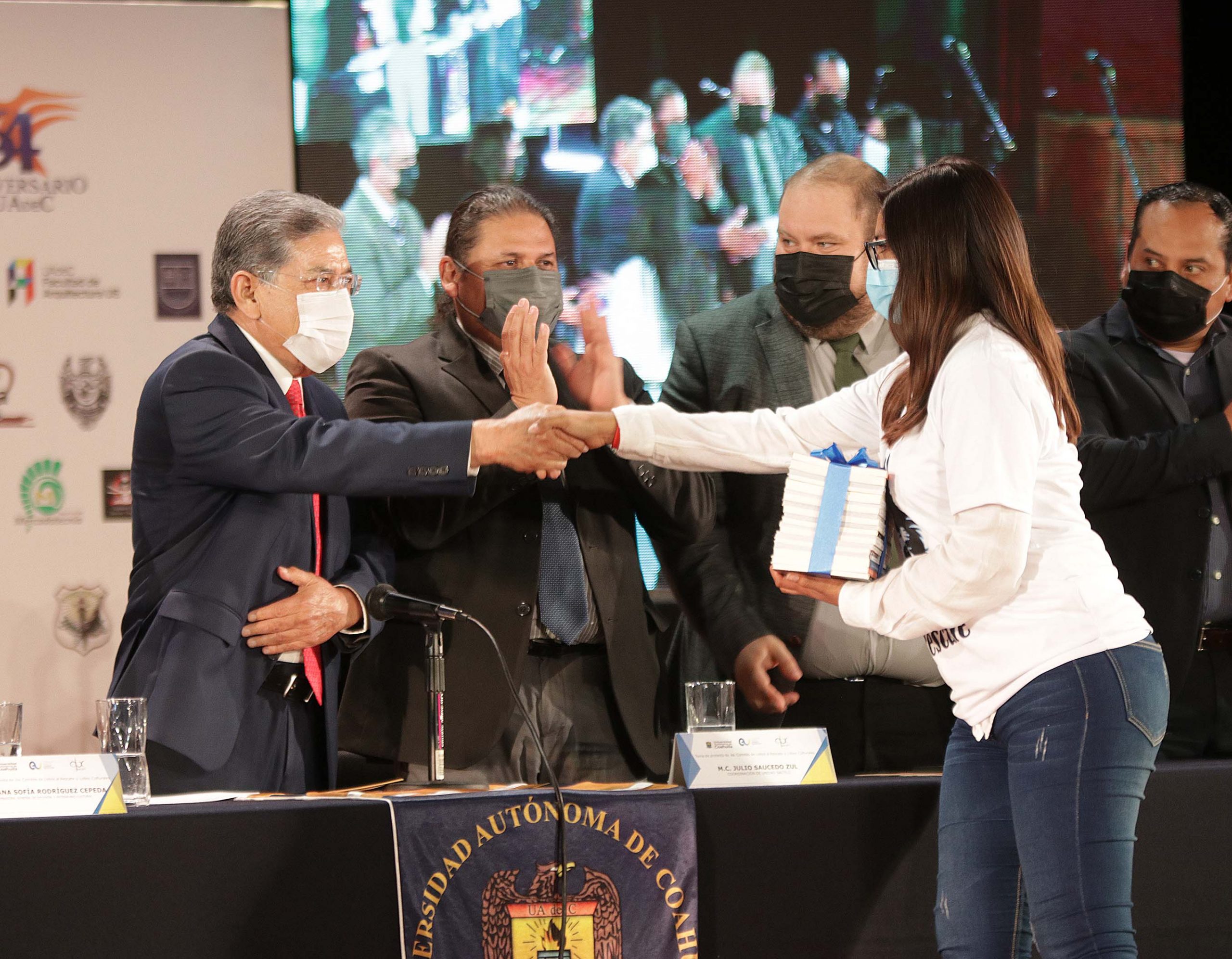 Rector de la UAdeC Toma Protesta a Comités de “Lobos al Rescate y Culturales” de la Unidad Saltillo