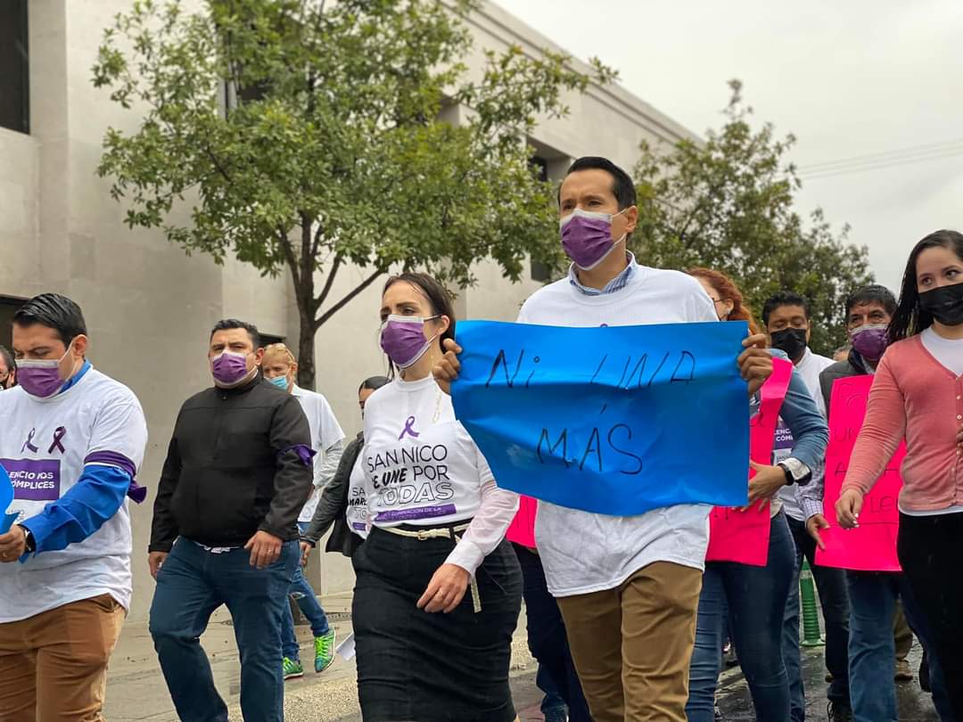 Marchan para pedir alto a la violencia contra la mujer en San Nicolás
