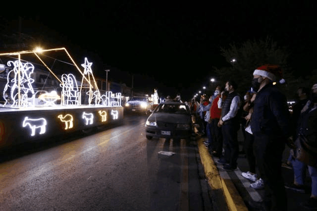 Encabeza Colosio primer desfile “Navidad Contigo 2021″