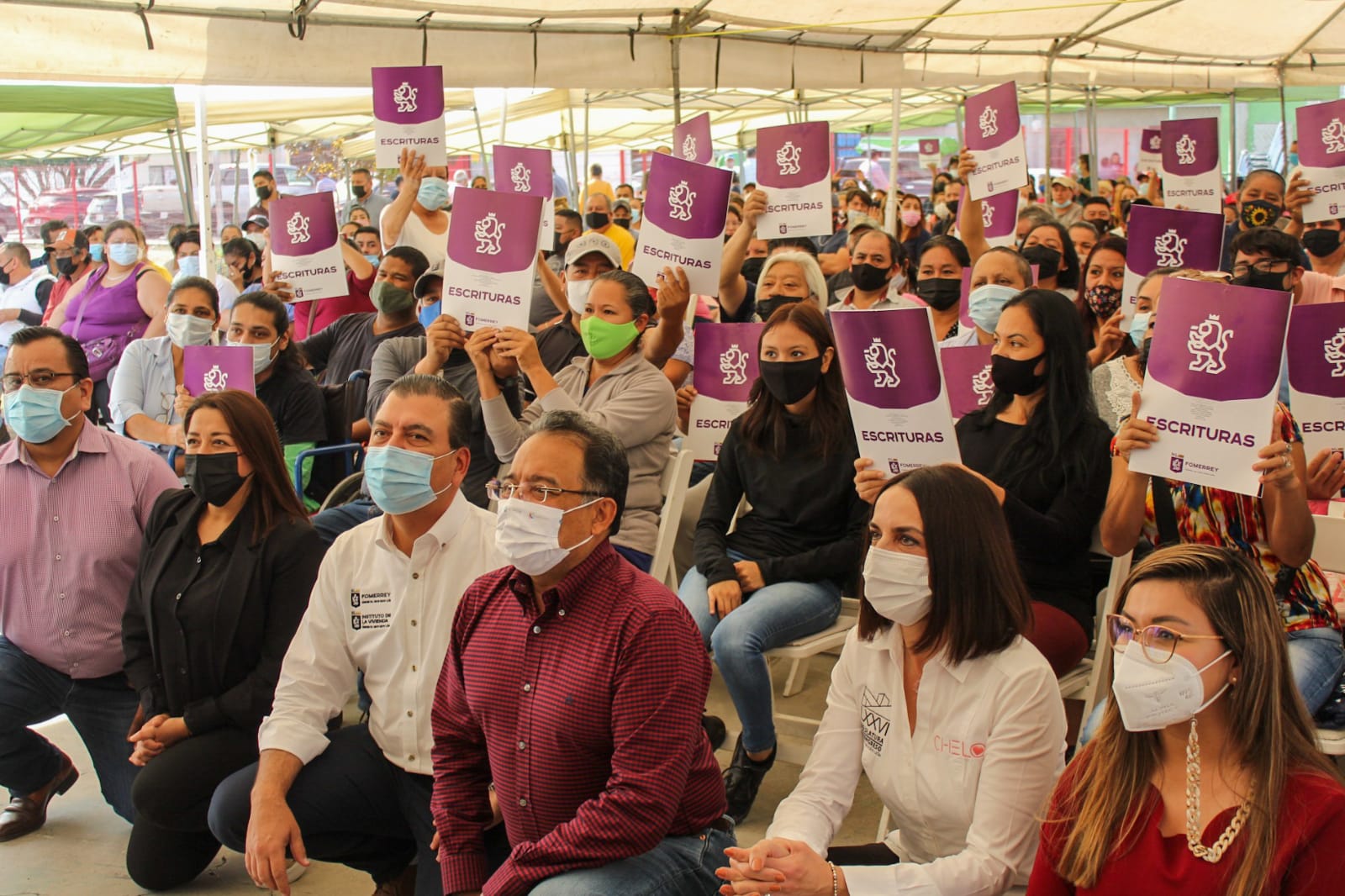 Entregan Fomerrey y gobierno de Escobedo escrituras y ratificaciones a familias escobedenses