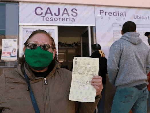 Acuden ciudadanos en García a pagar el Predial