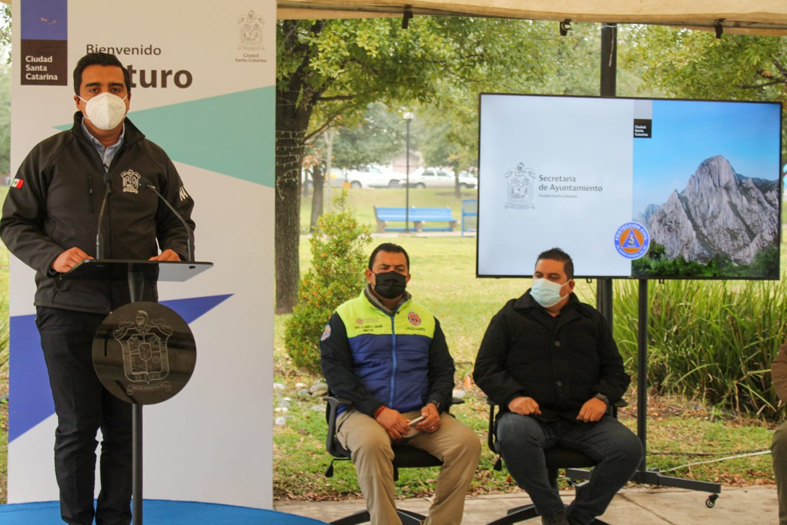 Denuncian contaminación en Santa Catarina; señalan cinco empresas responsables