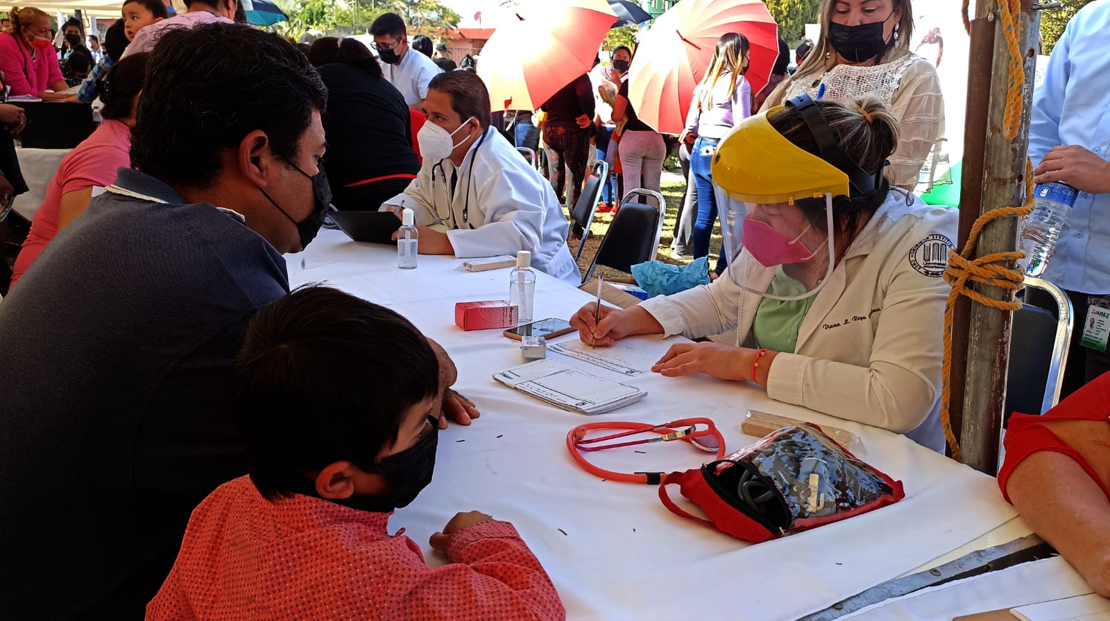 Realiza Juárez brigada médico-educativa