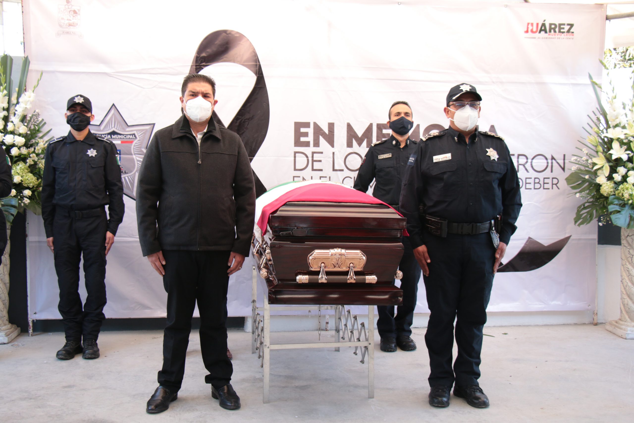 Despiden con honores en Juárez a policía caído en cumplimiento de su deber