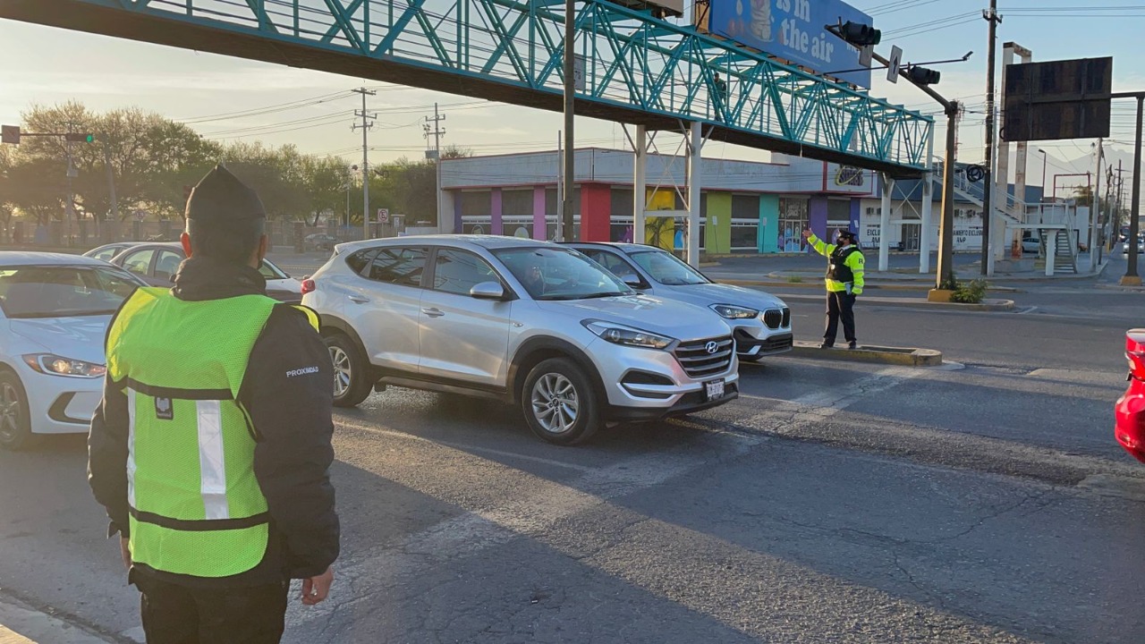 Intenfisica Escobedo operativos viales para agilizar tráfico y cuidar a peatones