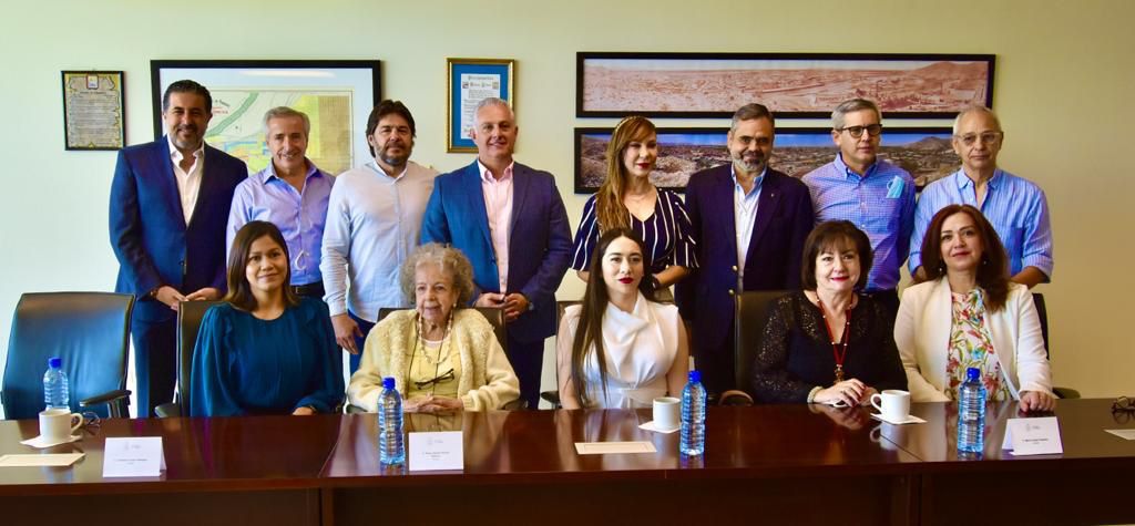Román Cepeda instala Consejo de Cultura y Educación en Torreón