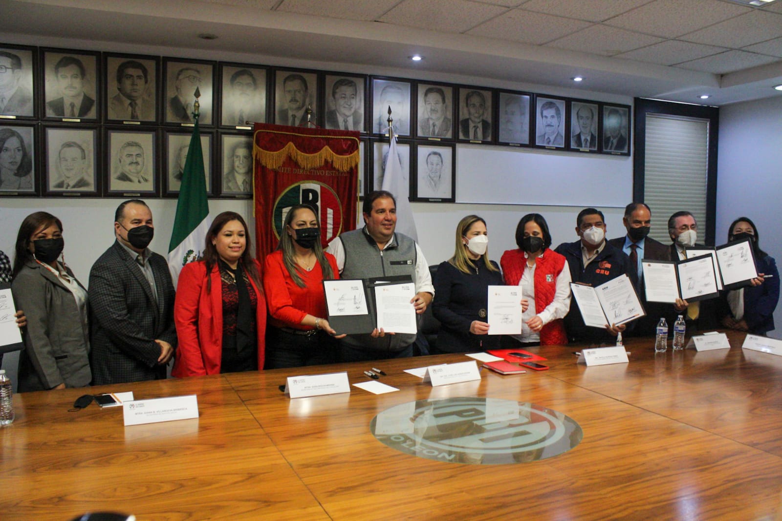 Firma PRI convenios con universidades regiomontanas 