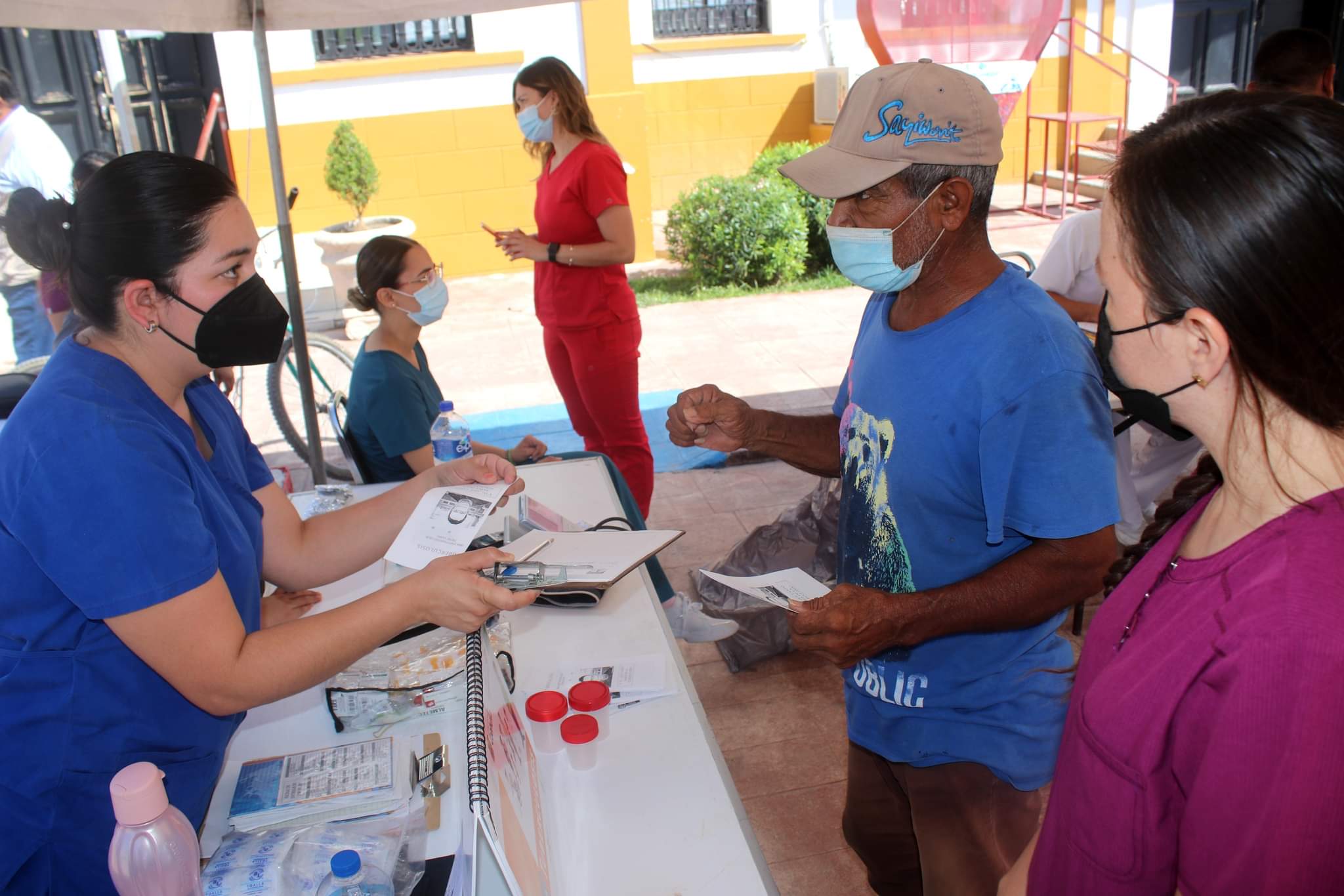 Jornada nacional de salud pública arrancó en Sabinas con apoyo de Diana Haro