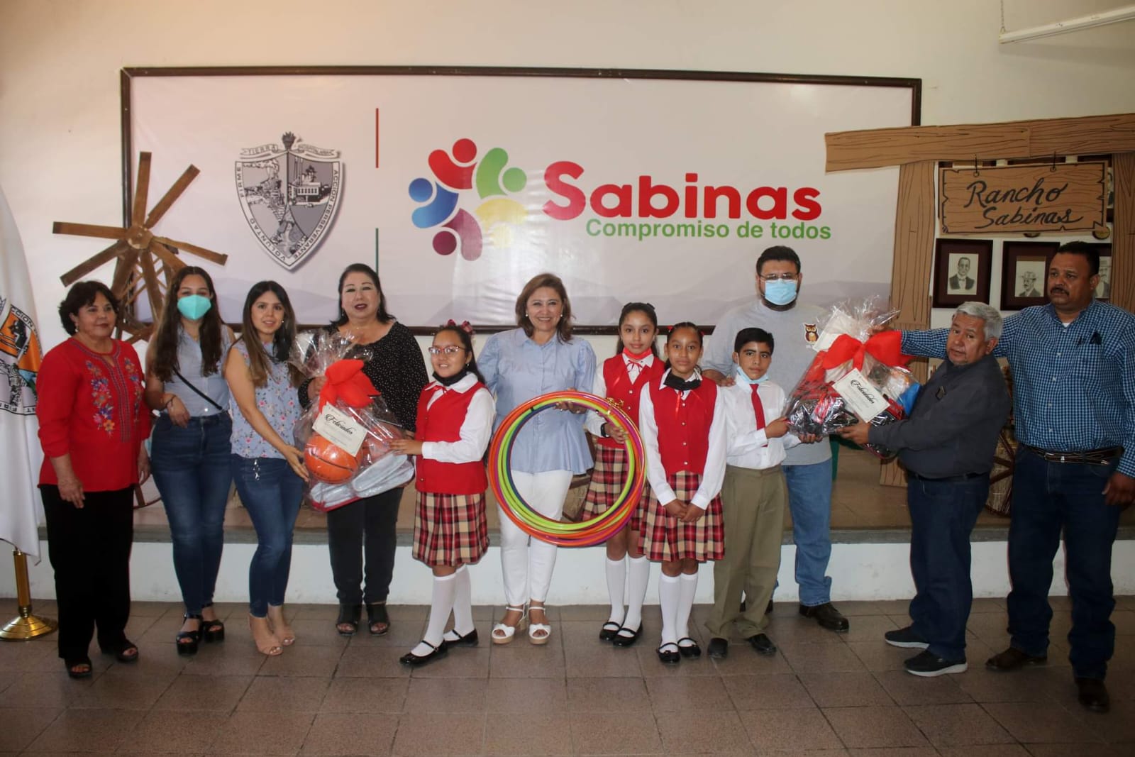 Premian a ganadores del concurso “Mi Compromiso con Sabinas”