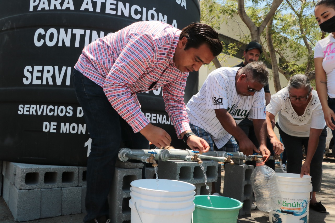 Anuncia Nava instalación emergente de 75 tanques de suministro de agua en Santa Catarina
