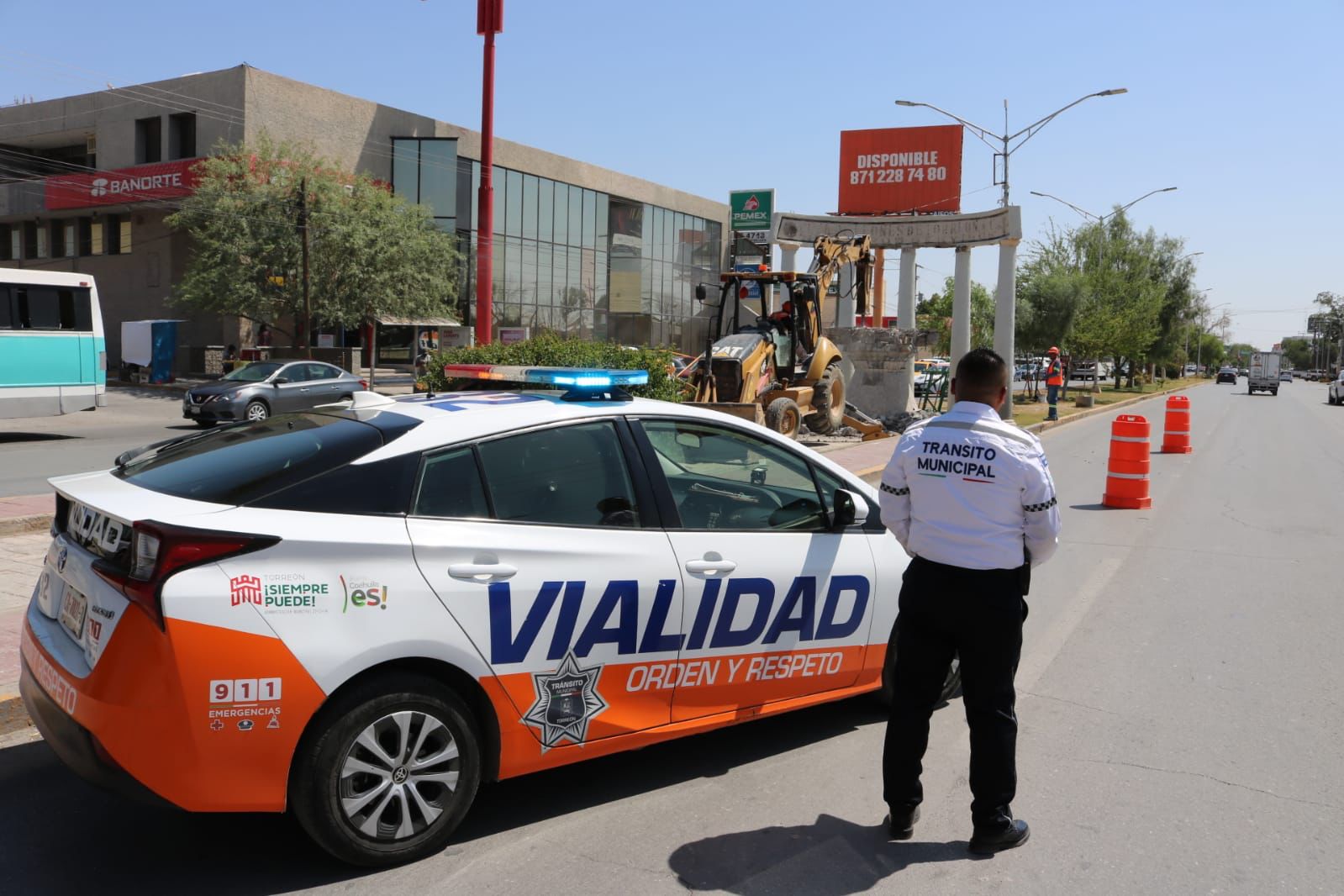 Por obras de SV4C remueven monumento al Club de Leones de Torreón