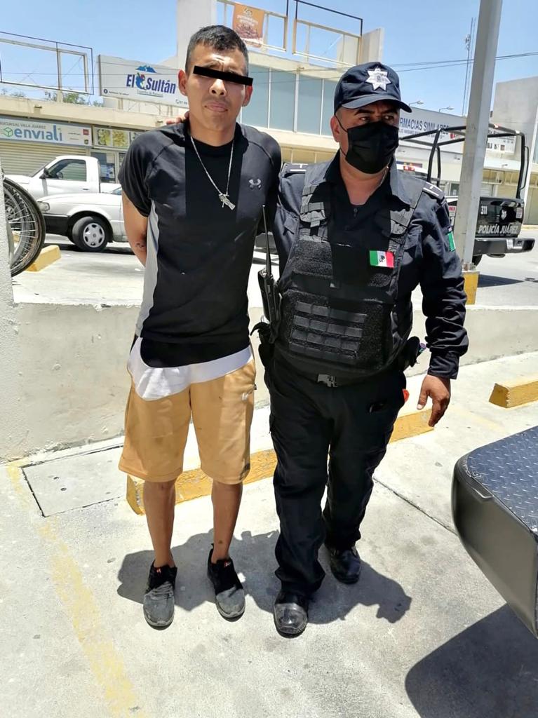 Detiene Policía de Juárez a dos hombres tras ser amenazados