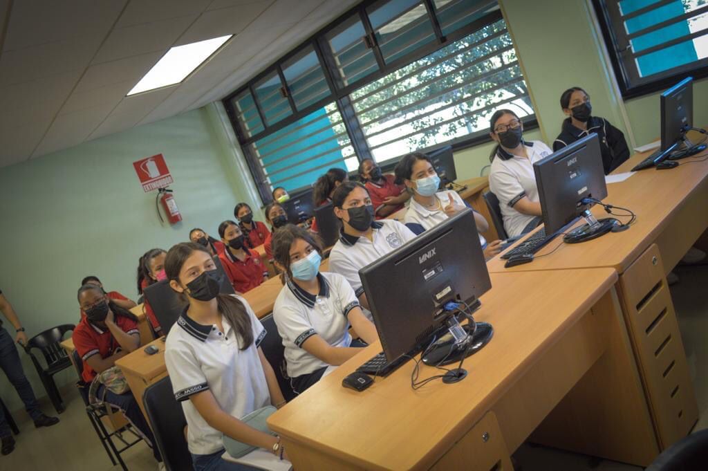 Comienzan cursos de Tecnolochicas México en Montemorelos