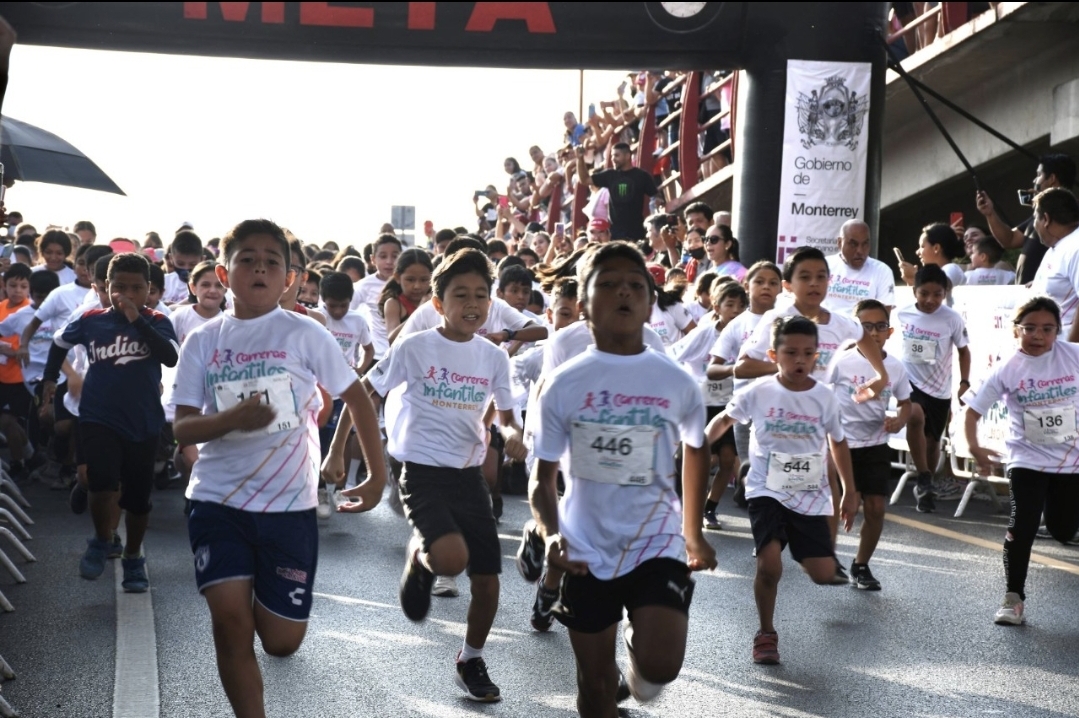 Participan más de 500 menores en la primera carrera “Diviértete Ejercitándote”