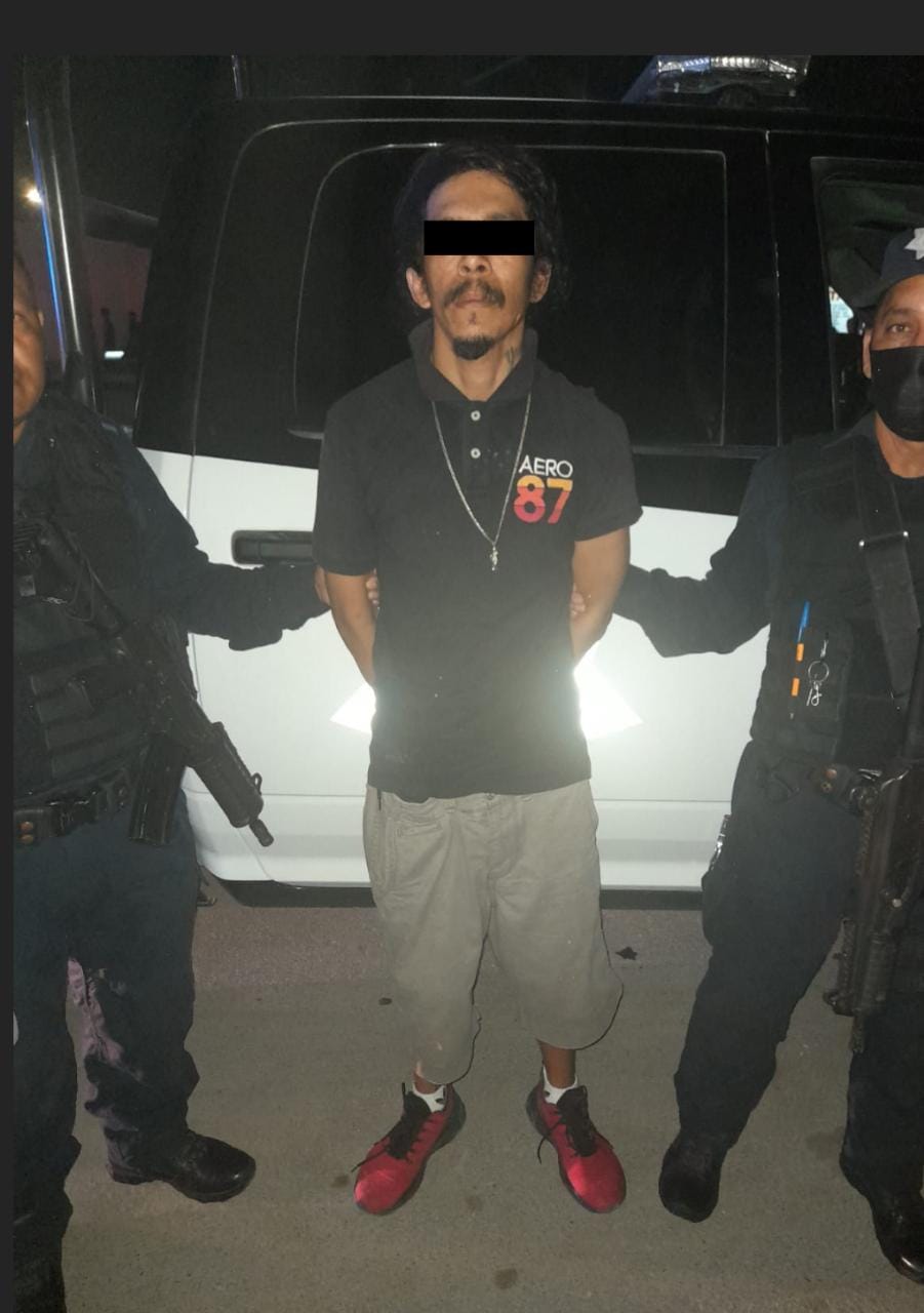 Detiene Policía de Juárez, Nuevo León, a una persona con un arma de fuego y droga en la Colonia Los Cometas