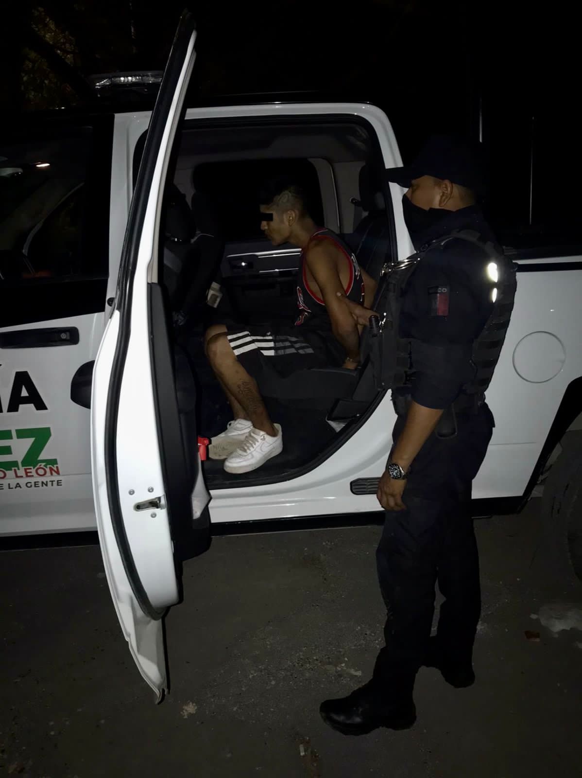 Detienen Policía de Juárez a un sujeto por delitos cometidos contra la salud en la Colonia Los Cometas, en Juárez
