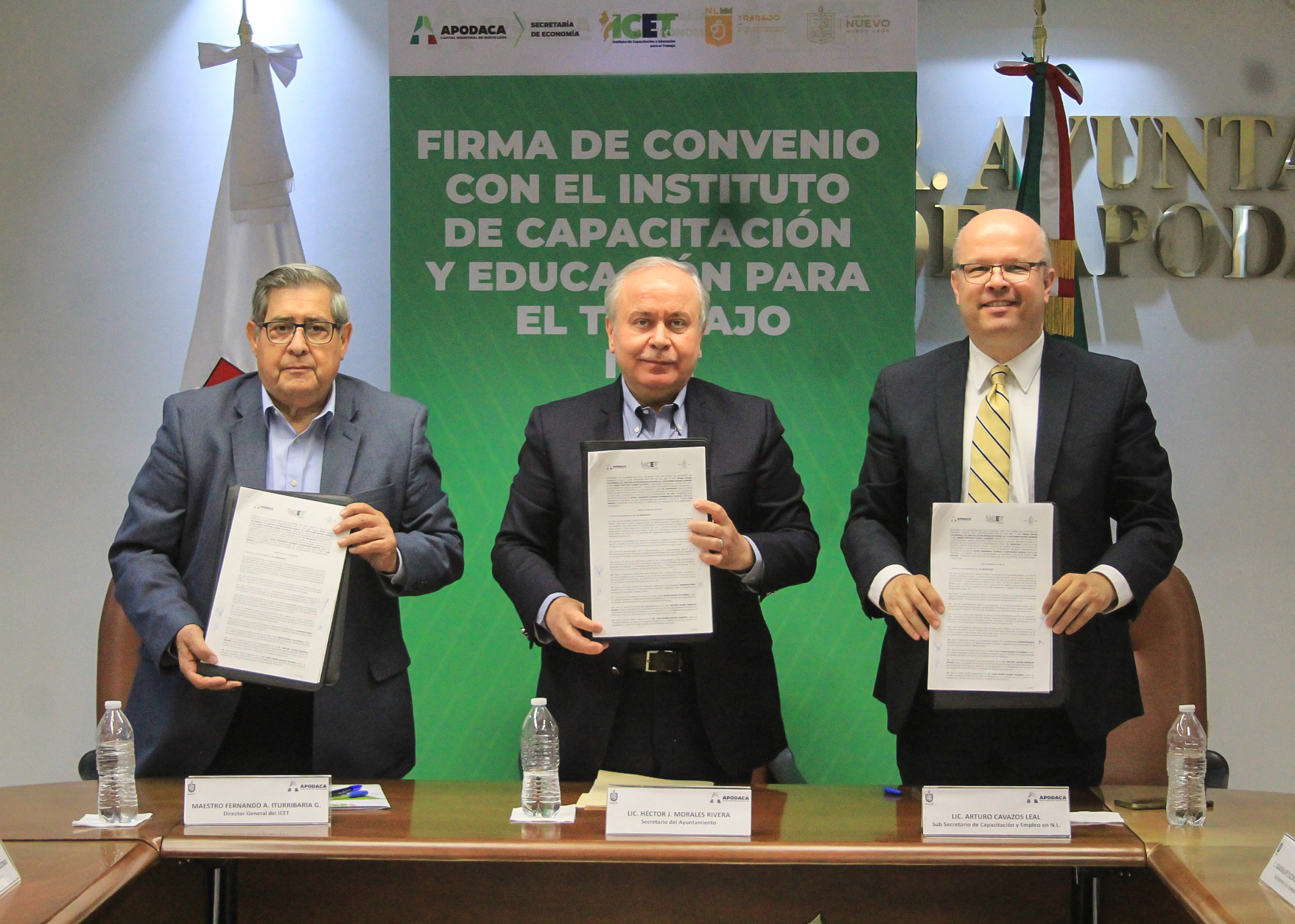 Apodaca firma convenio de colaboración con ICET