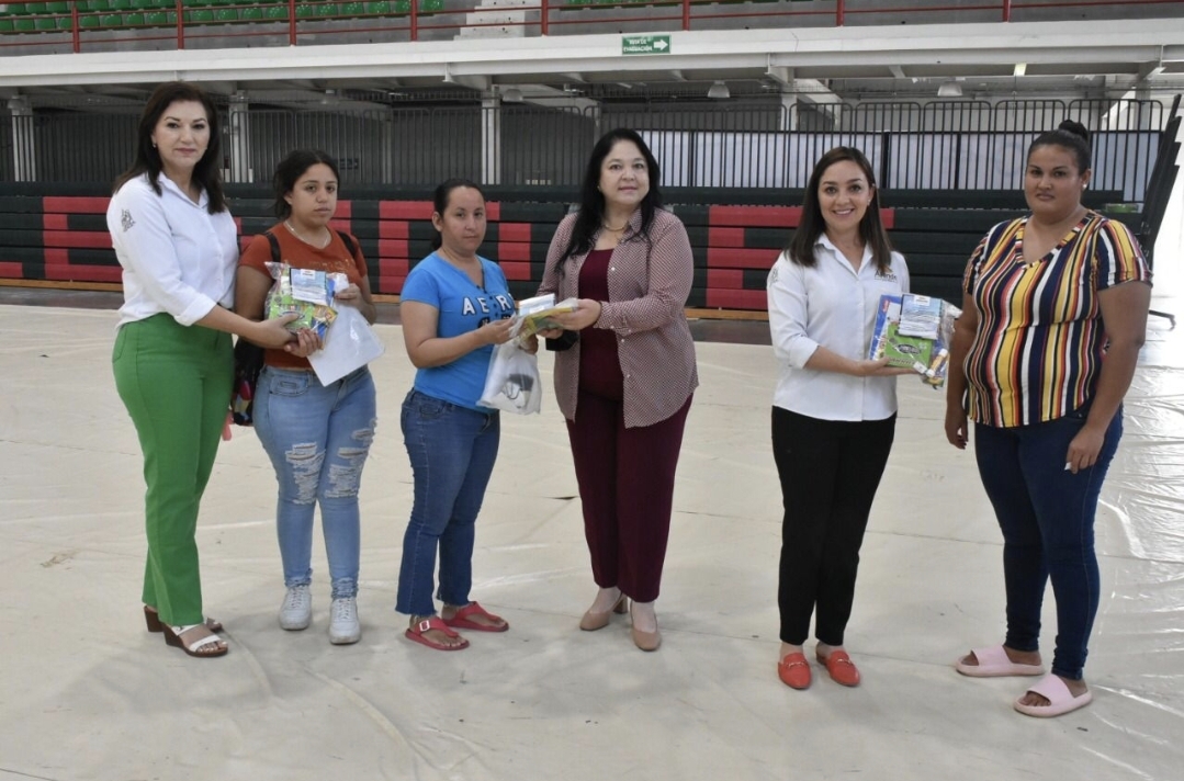 Benefician a más de 2,650 alumnos con útiles escolares en Allende