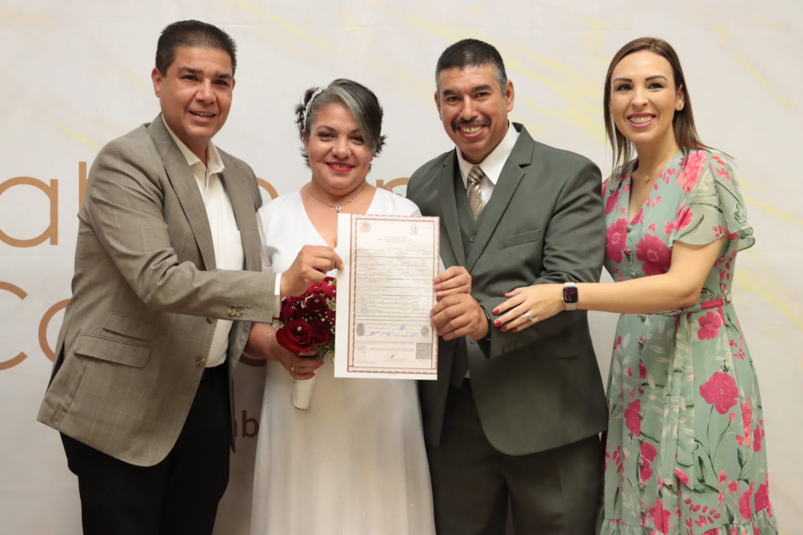 Realizan boda colectiva en Juárez, se casan 140 parejas