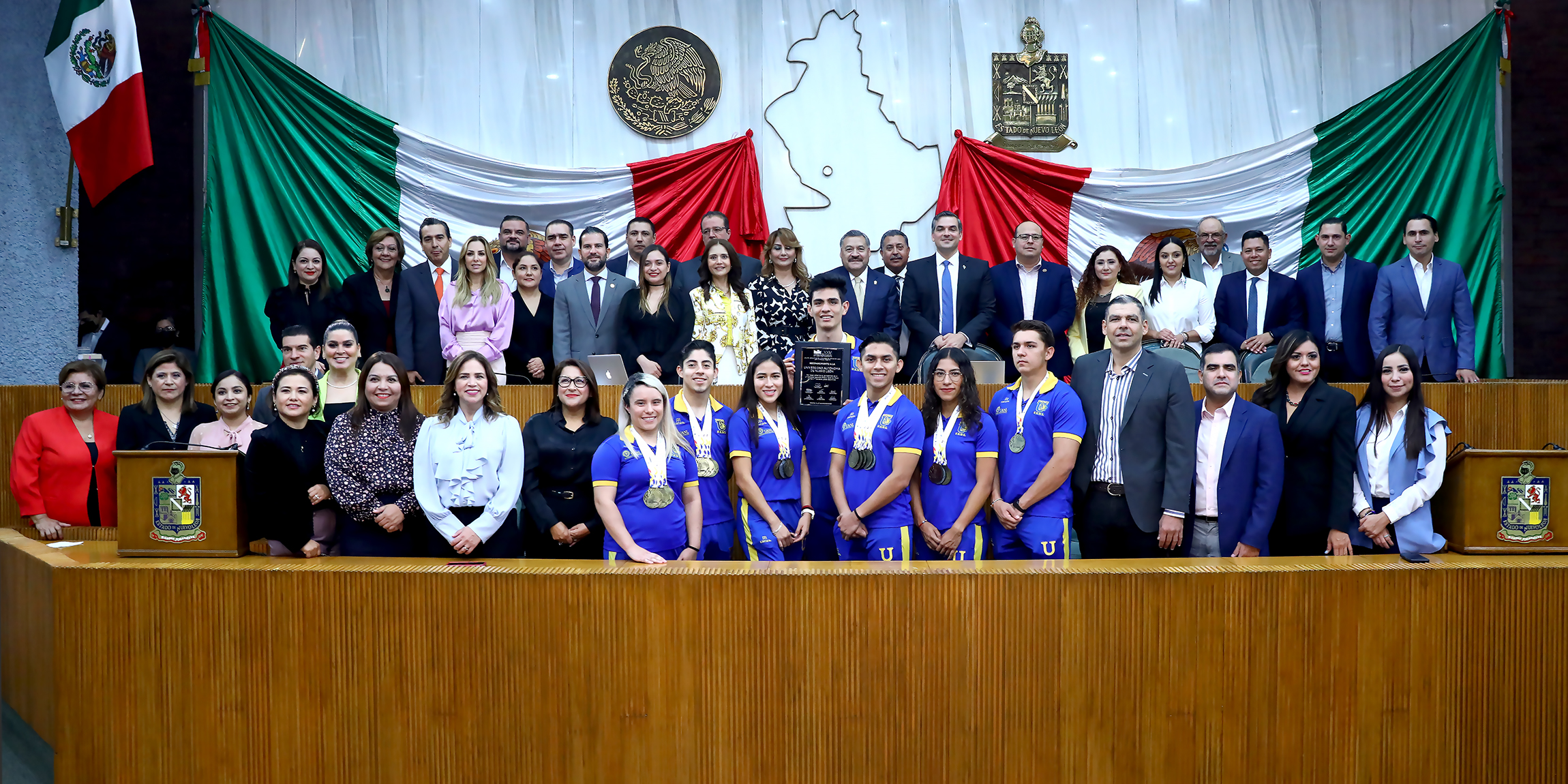 Reconoce Congreso Nuevo León liderazgo deportivo de UANL