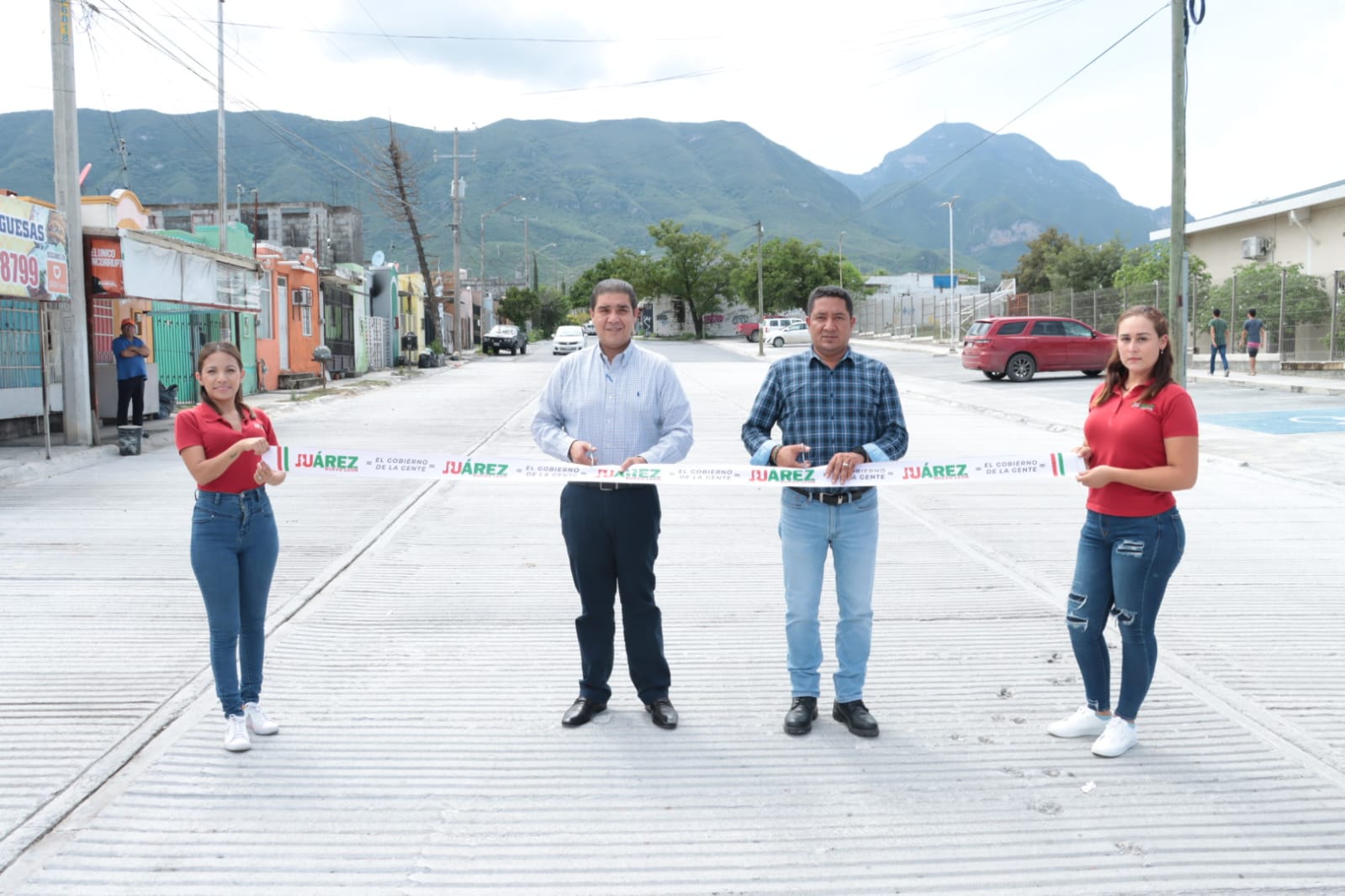 Inaugura Paco Treviño repavimentación resistente a las lluvias