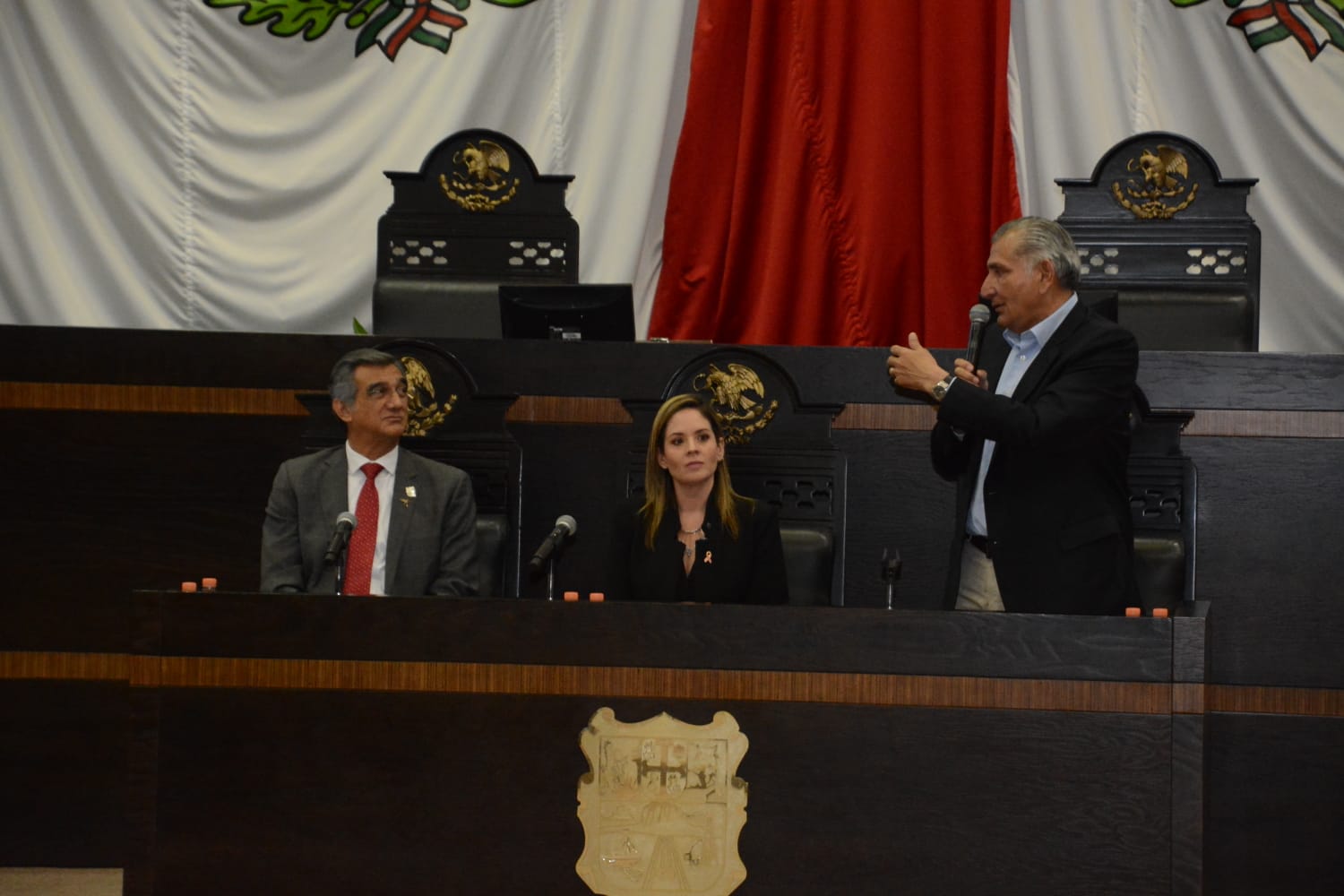 Presenta Adán Augusto minuta de reforma sobre mandos de seguridad a diputados de Tamaulipas