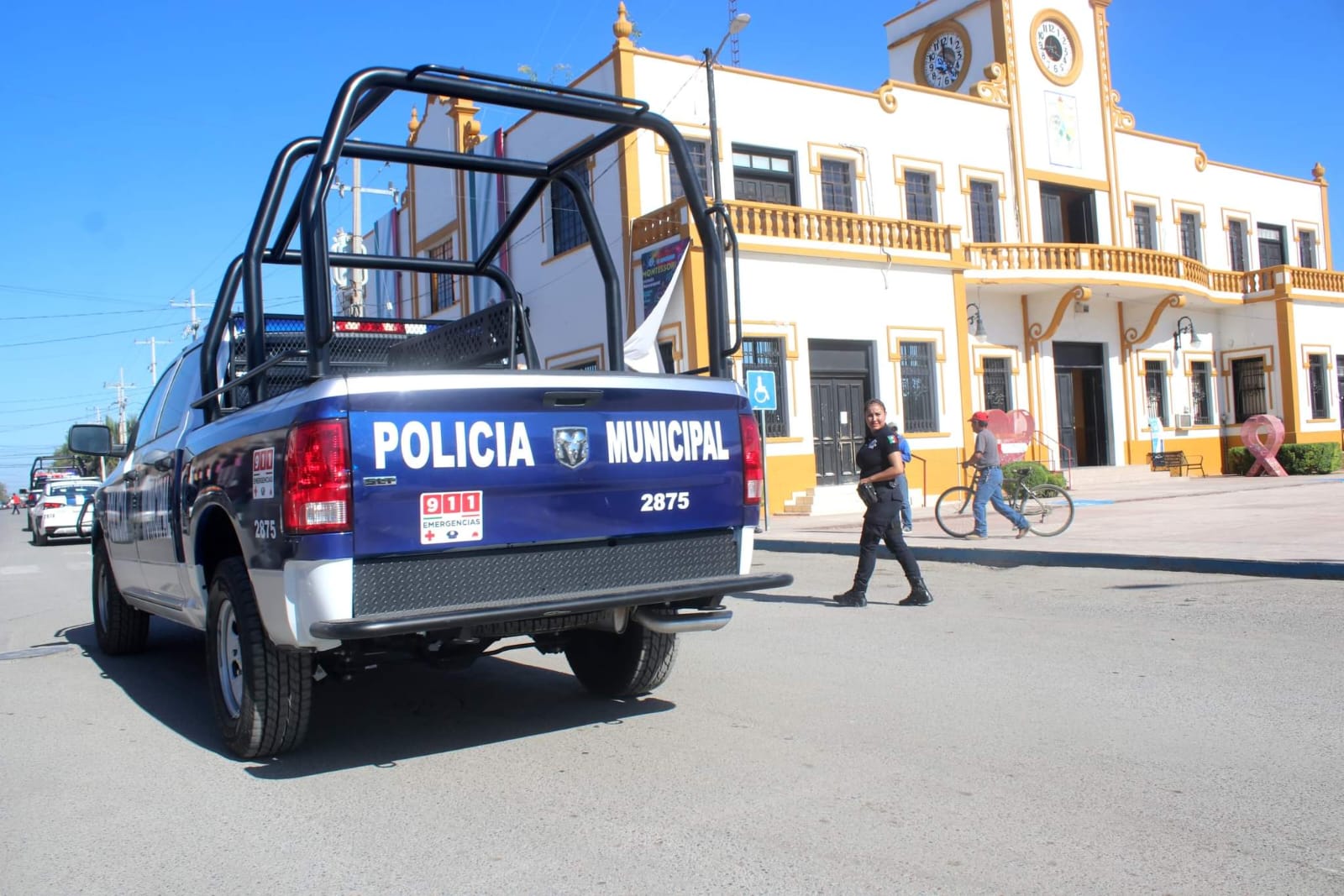 Fortalecen en Sabinas seguridad pública; entregan 4 patrullas y uniformes