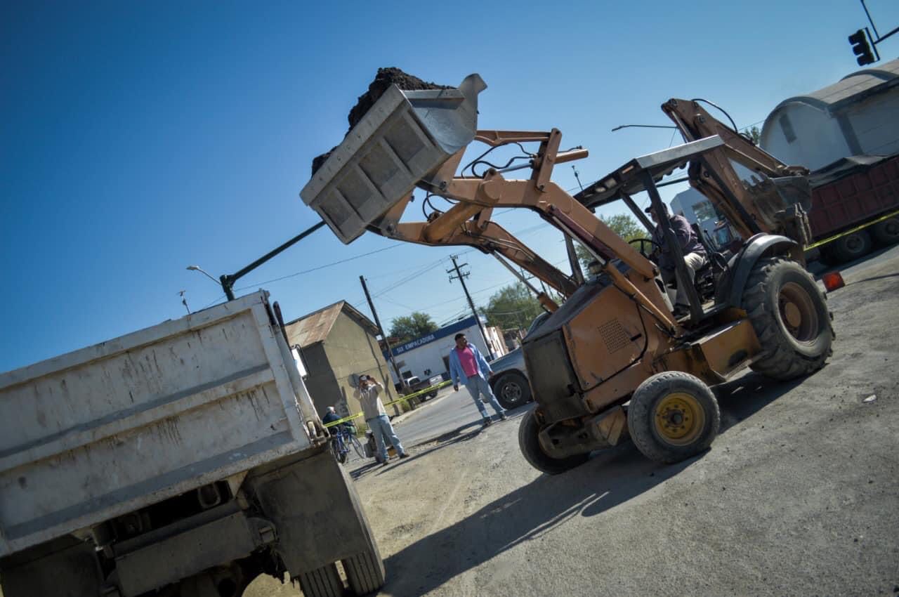 Comienza Montemorelos obras de bacheo en calle Prolongación Frontera