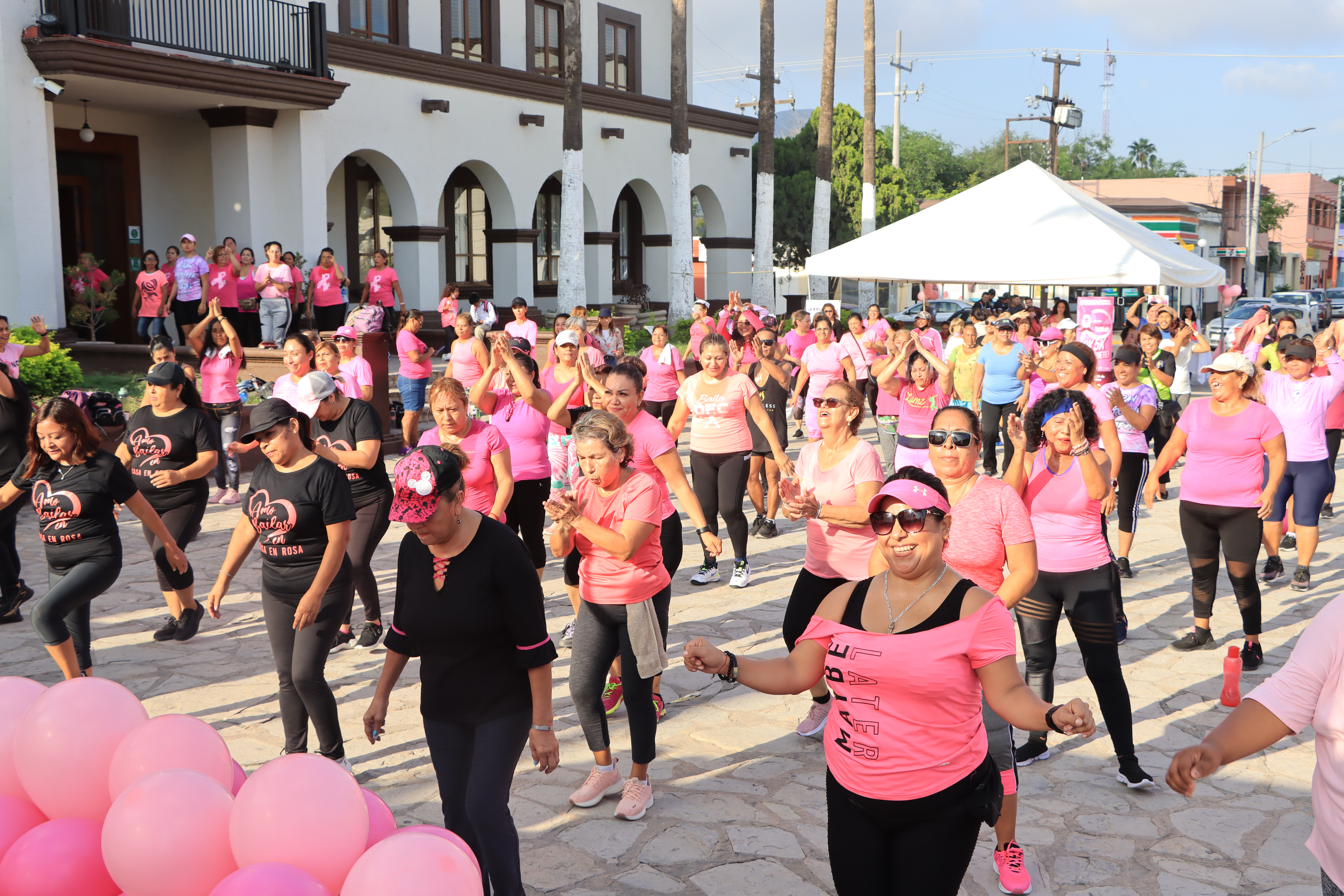 Arma Escobedo “Zumbatón Rosa” para promover prevención contra cáncer